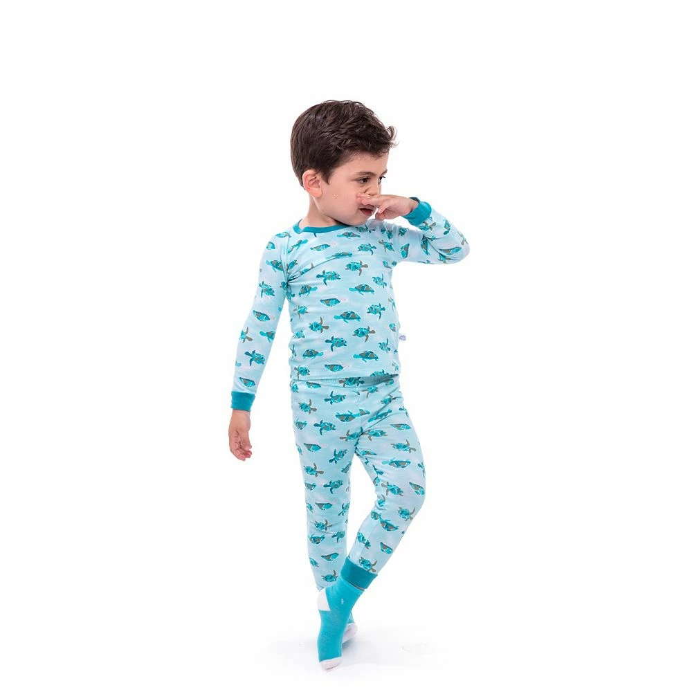 Sleep On It Infant/Toddler Boys Sea Turtles Snug Fit 2-Piece Pajama Sleep Set with Matching Socks - Image 2
